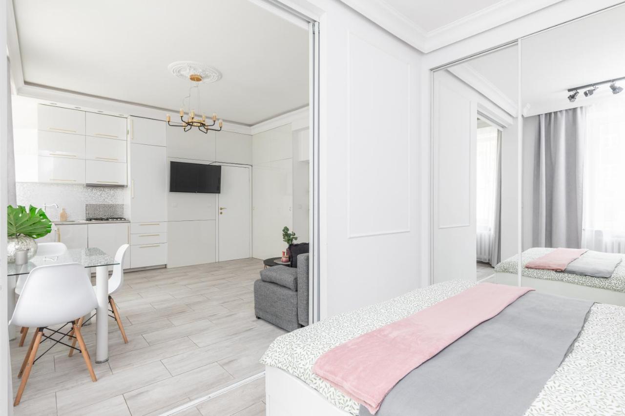 Superapart Chmielna 73A, City Center Warsawa Bagian luar foto